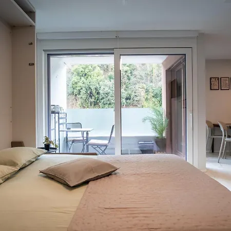 Center - Free Parking, Netflix And Wi-fi Apartment *