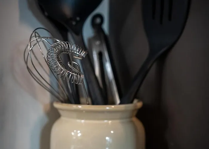 Center - Free Parking, Netflix And Wi-fi Apartment