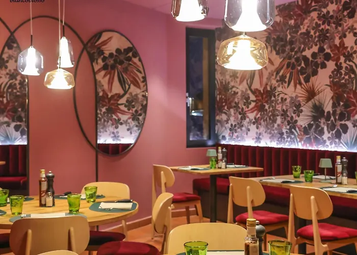 Center - Free Parking, Netflix And Wi-fi Apartment *