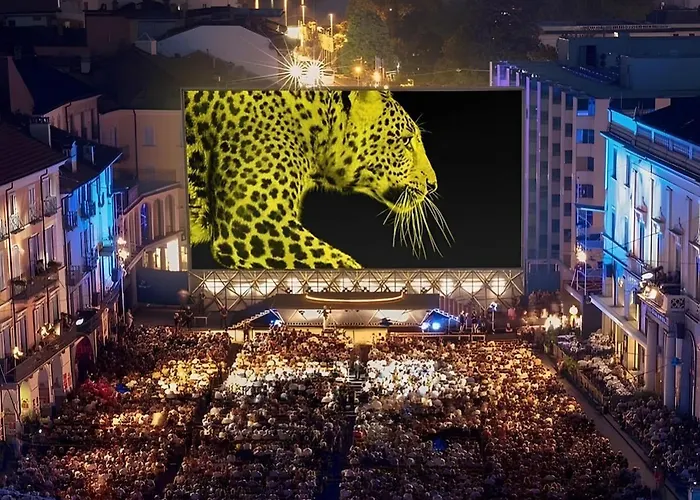 Apartment Center - Free Parking, Netflix And Wi-fi *